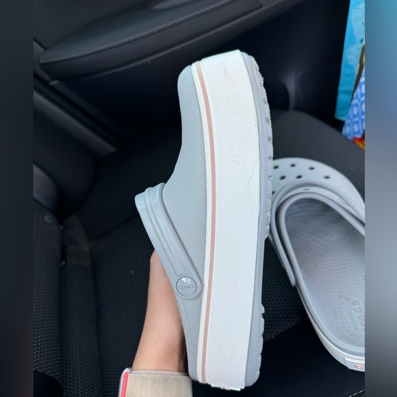 Women's Platform Crocs - Picture 4 of 4